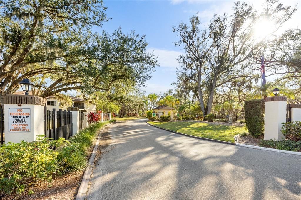 For Sale: $139,900 (2 beds, 2 baths, 899 Square Feet)