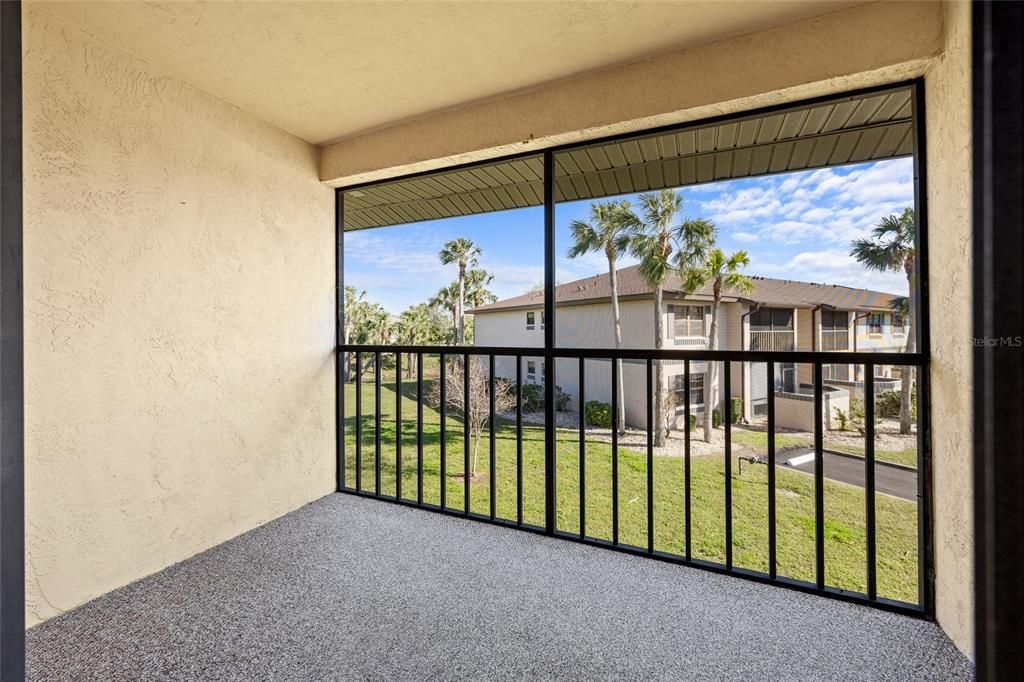 For Sale: $139,900 (2 beds, 2 baths, 899 Square Feet)