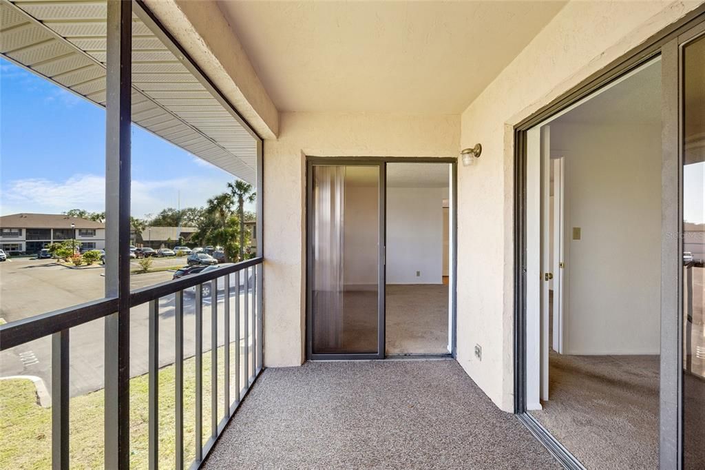 For Sale: $139,900 (2 beds, 2 baths, 899 Square Feet)