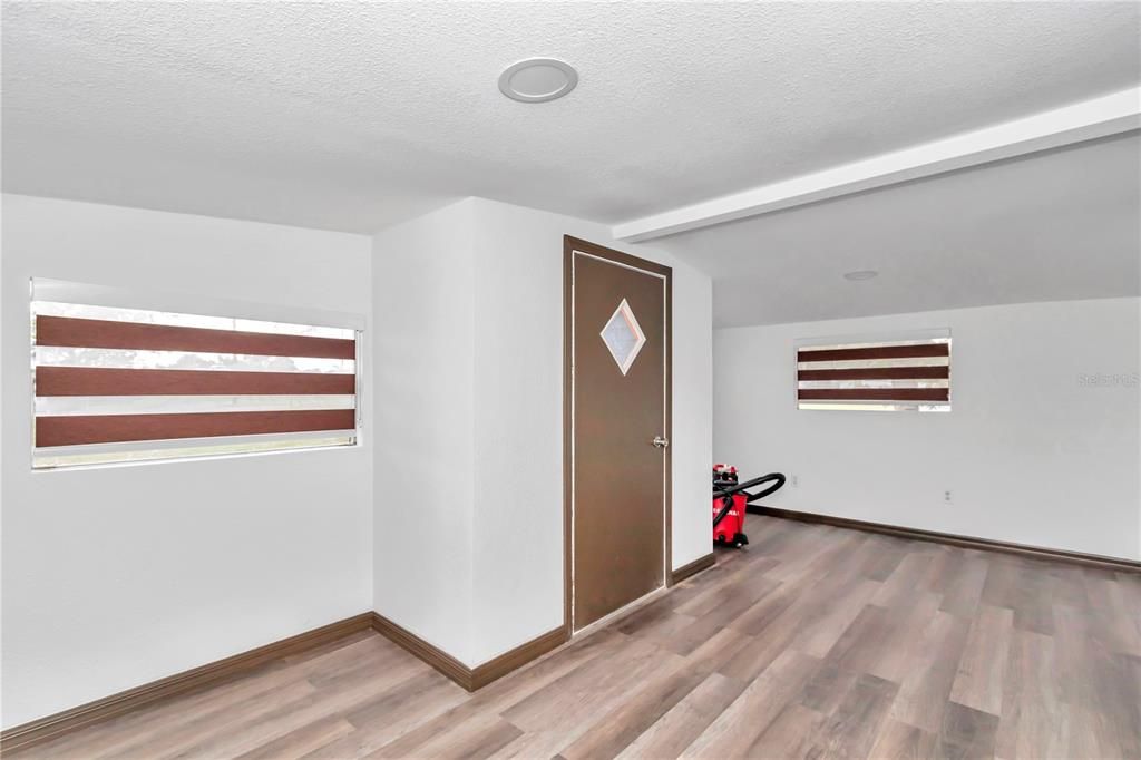 For Sale: $899,000 (0 beds, 0 baths, 964 Square Feet)