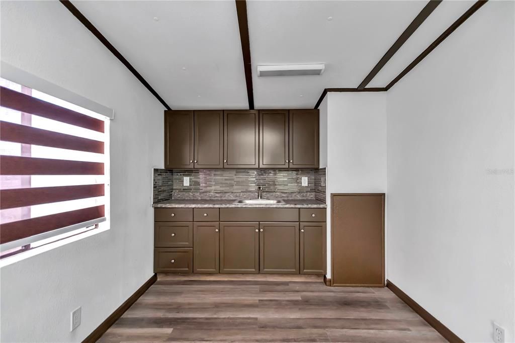 For Sale: $899,000 (0 beds, 0 baths, 964 Square Feet)