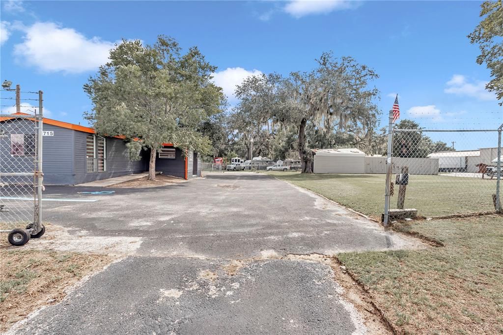 For Sale: $899,000 (0 beds, 0 baths, 964 Square Feet)