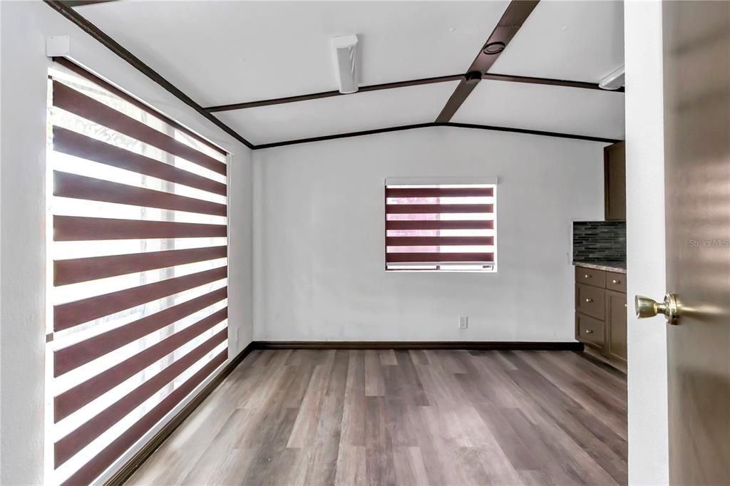 For Sale: $899,000 (0 beds, 0 baths, 964 Square Feet)