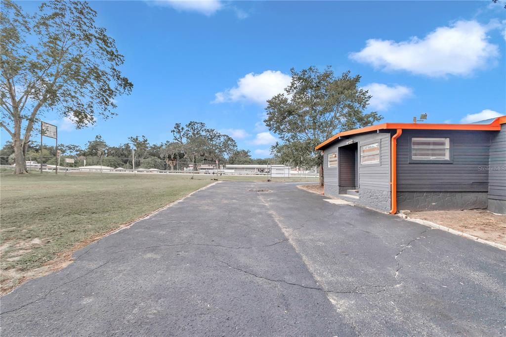 For Sale: $899,000 (0 beds, 0 baths, 964 Square Feet)