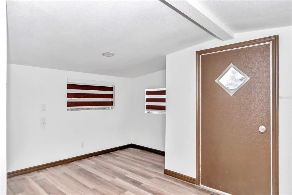 For Sale: $899,000 (0 beds, 0 baths, 964 Square Feet)