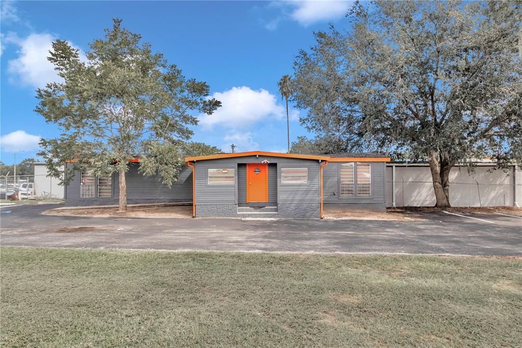 For Sale: $899,000 (0 beds, 0 baths, 964 Square Feet)