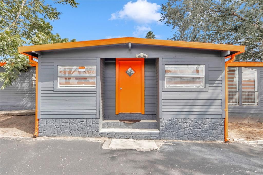 For Sale: $899,000 (0 beds, 0 baths, 964 Square Feet)