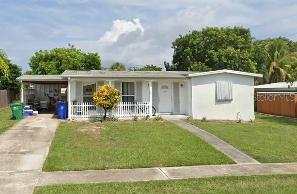 最近售出: $160,000 (2 贝兹, 1 浴室, 1056 平方英尺)