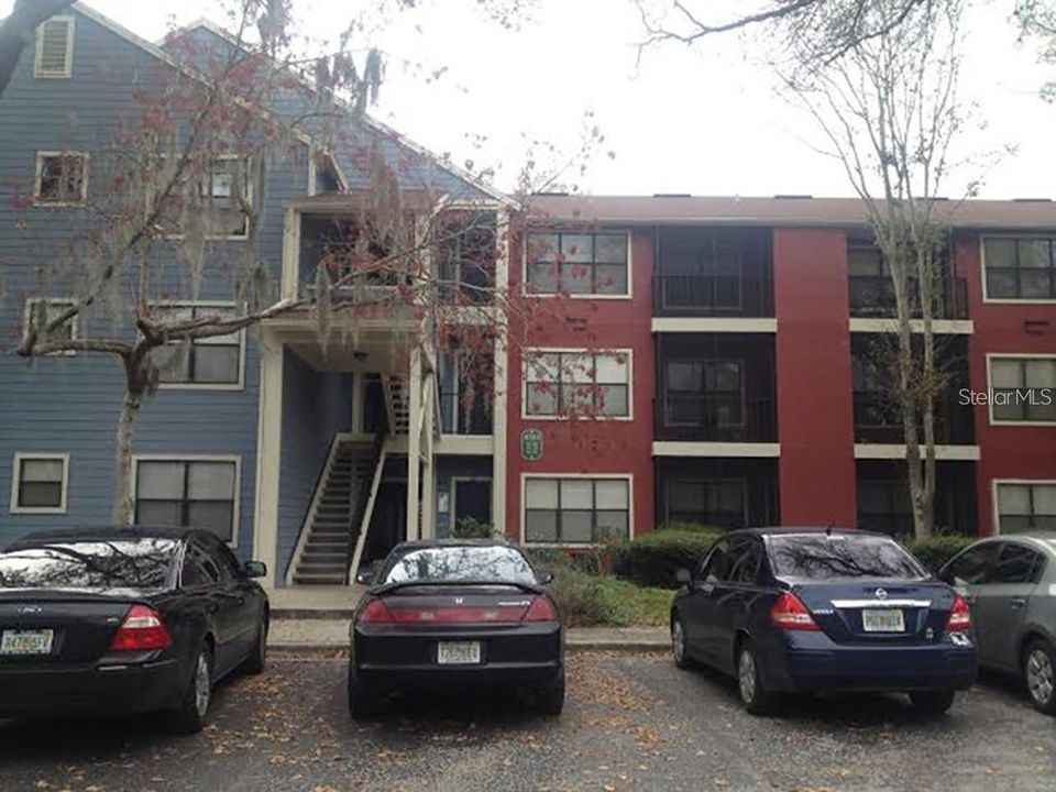 最近售出: $128,100 (1 贝兹, 1 浴室, 632 平方英尺)