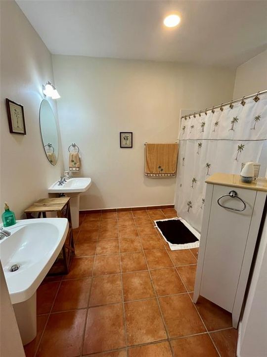 For Rent: $3,000 (2 beds, 2 baths, 1772 Square Feet)