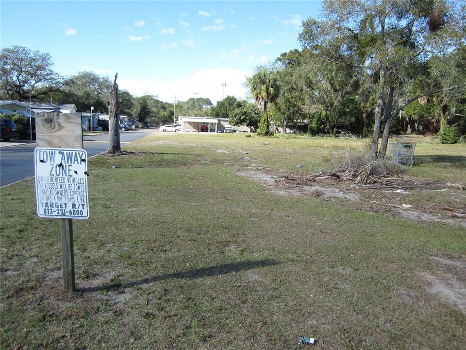 待售: $1,920,000 (1.26 acres)