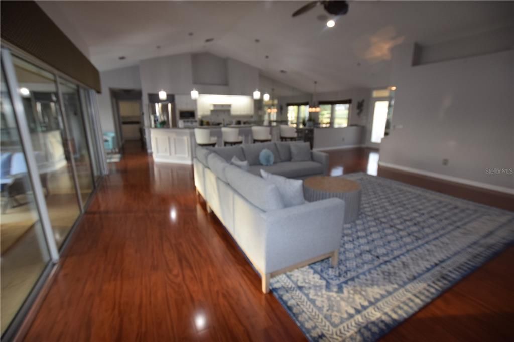 En Renta: $2,700 (3 camas, 2 baños, 2584 Pies cuadrados)