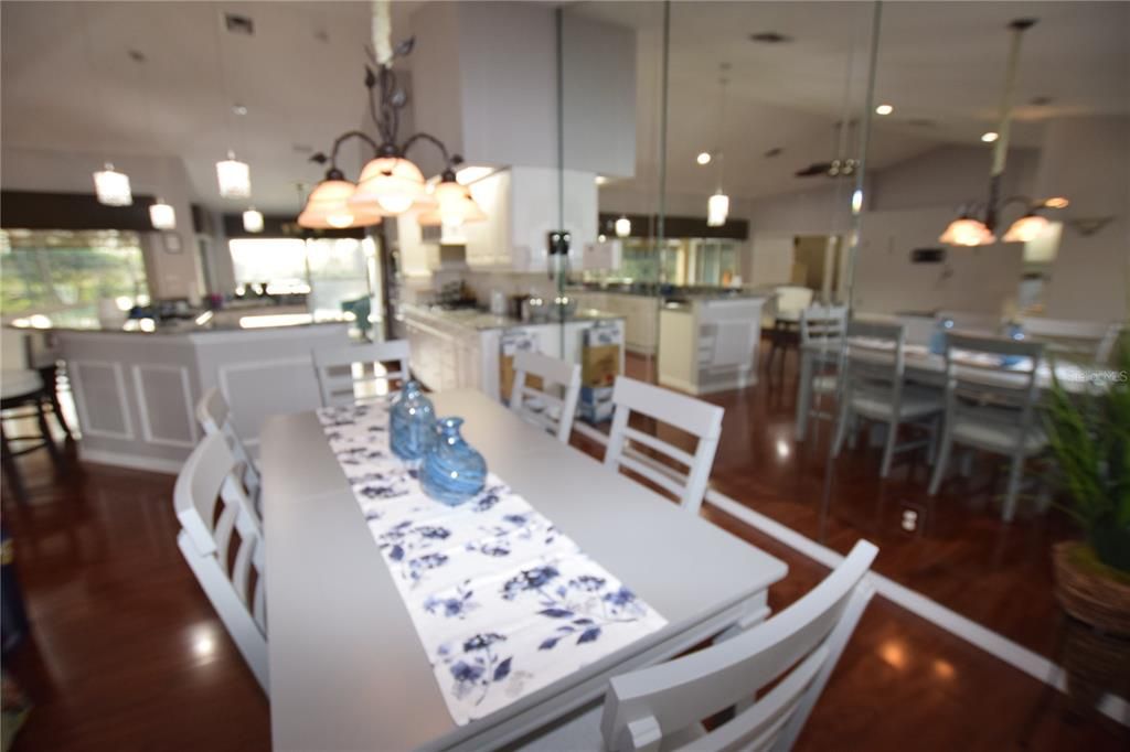 En Renta: $2,700 (3 camas, 2 baños, 2584 Pies cuadrados)