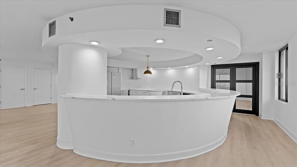 For Sale: $475,000 (1 beds, 1 baths, 1988 Square Feet)