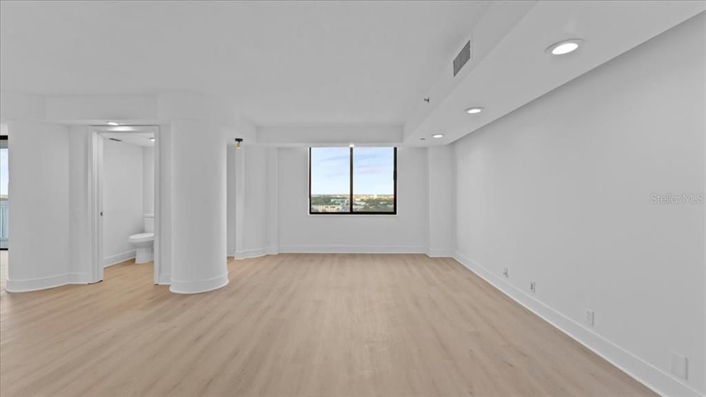 For Sale: $475,000 (1 beds, 1 baths, 1988 Square Feet)