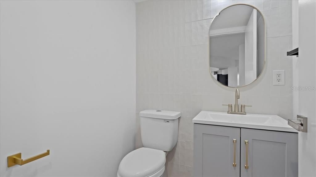 For Sale: $475,000 (1 beds, 1 baths, 1988 Square Feet)