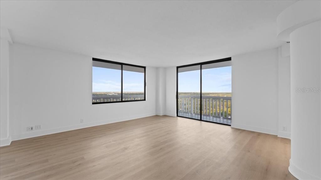 For Sale: $475,000 (1 beds, 1 baths, 1988 Square Feet)