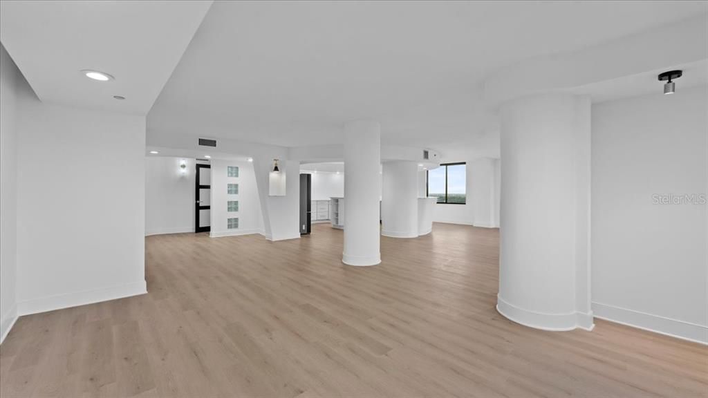 For Sale: $475,000 (1 beds, 1 baths, 1988 Square Feet)