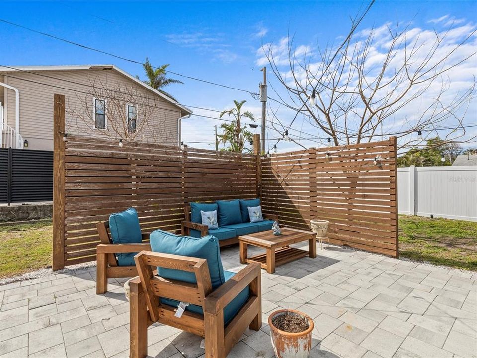 На продажу: $759,000 (2 спален, 2 ванн, 1360 Квадратных фут)