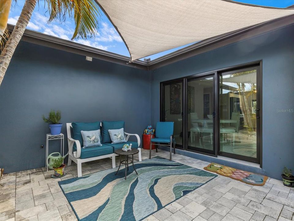 На продажу: $759,000 (2 спален, 2 ванн, 1360 Квадратных фут)