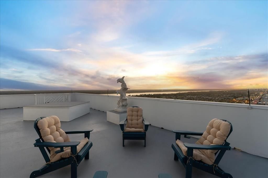 For Sale: $3,250,000 (4 beds, 5 baths, 5300 Square Feet)