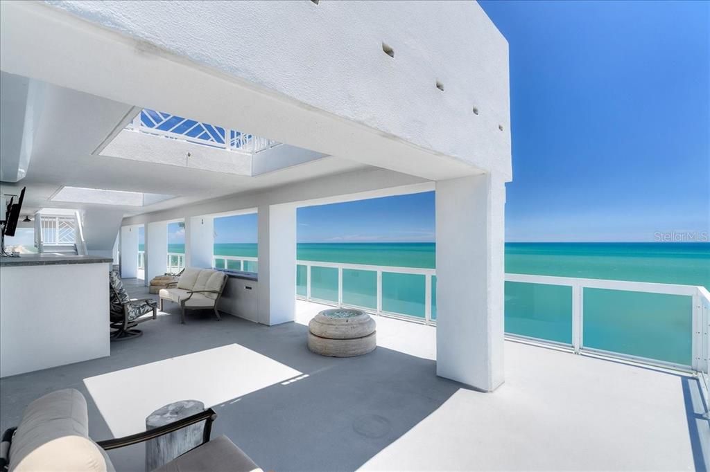 For Sale: $3,250,000 (4 beds, 5 baths, 5300 Square Feet)