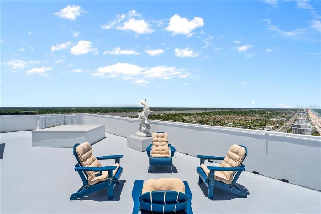 For Sale: $3,250,000 (4 beds, 5 baths, 5300 Square Feet)