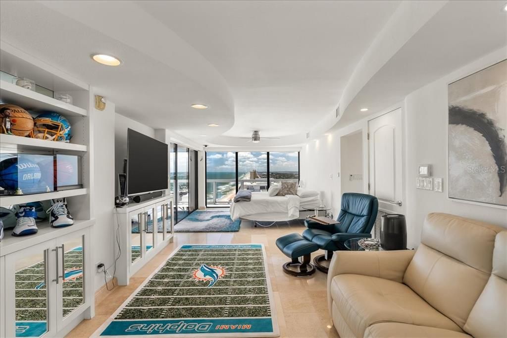 For Sale: $3,250,000 (4 beds, 5 baths, 5300 Square Feet)