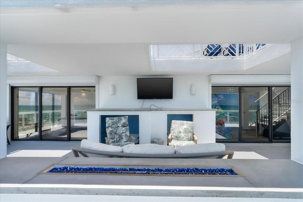 For Sale: $3,250,000 (4 beds, 5 baths, 5300 Square Feet)