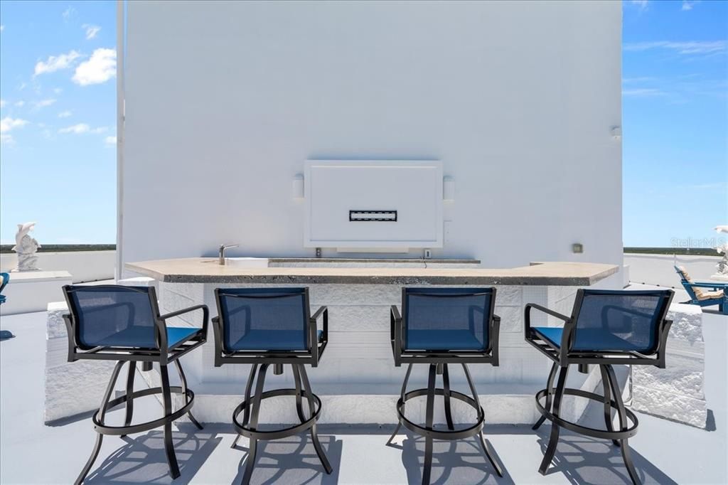 For Sale: $3,250,000 (4 beds, 5 baths, 5300 Square Feet)