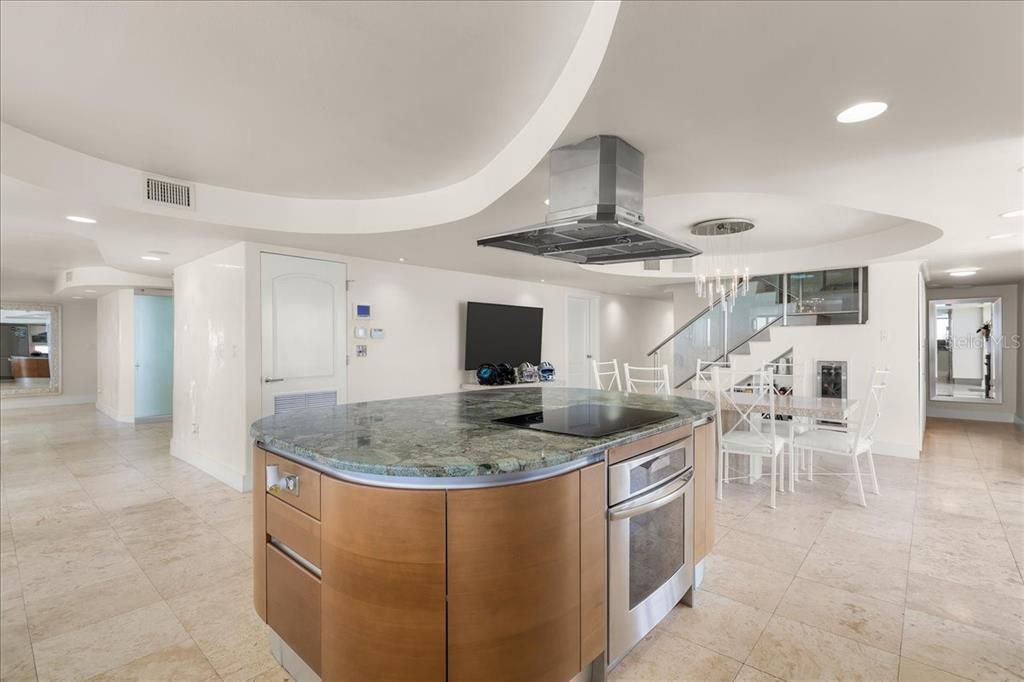 For Sale: $3,250,000 (4 beds, 5 baths, 5300 Square Feet)