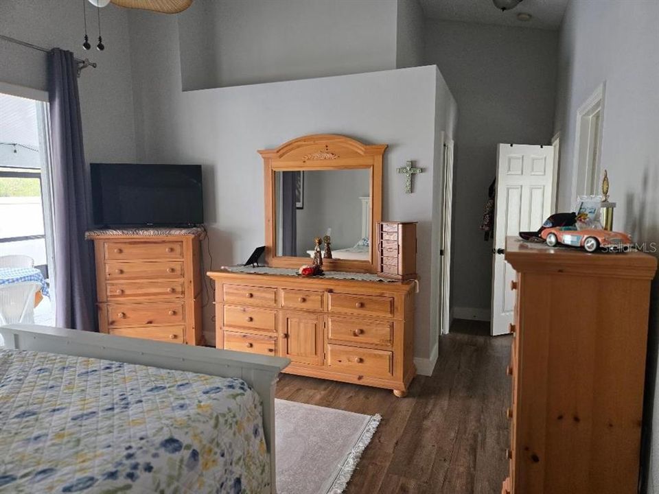 For Sale: $474,900 (3 beds, 2 baths, 1906 Square Feet)