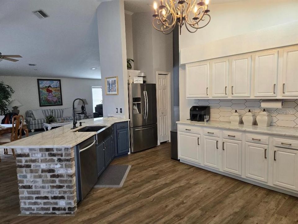 For Sale: $474,900 (3 beds, 2 baths, 1906 Square Feet)