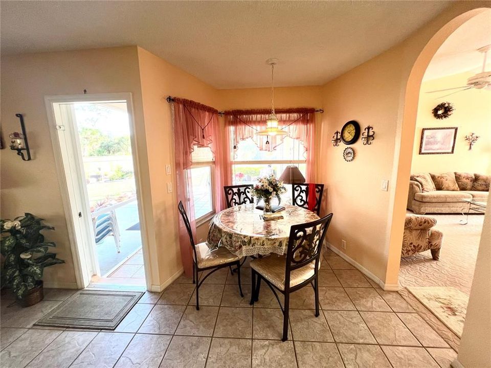 Active With Contract: $329,900 (3 beds, 2 baths, 1633 Square Feet)