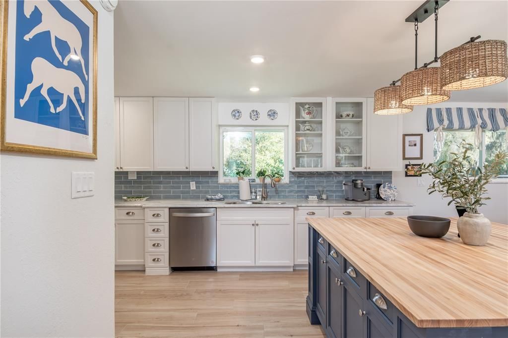 待售: $750,000 (3 贝兹, 2 浴室, 1457 平方英尺)