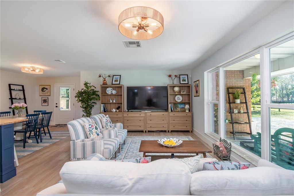 待售: $750,000 (3 贝兹, 2 浴室, 1457 平方英尺)