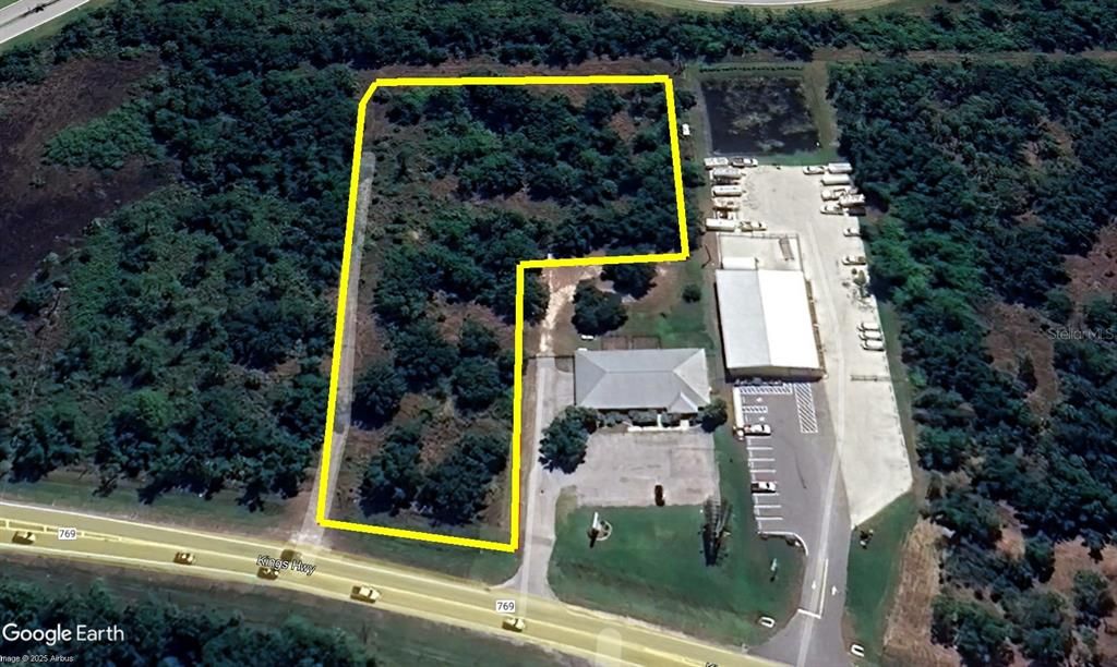 На продажу: $649,000 (2.48 acres)