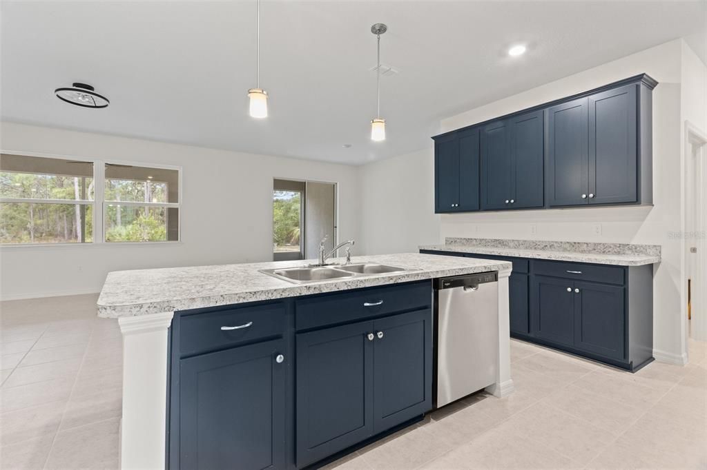 待售: $505,000 (3 贝兹, 3 浴室, 2470 平方英尺)