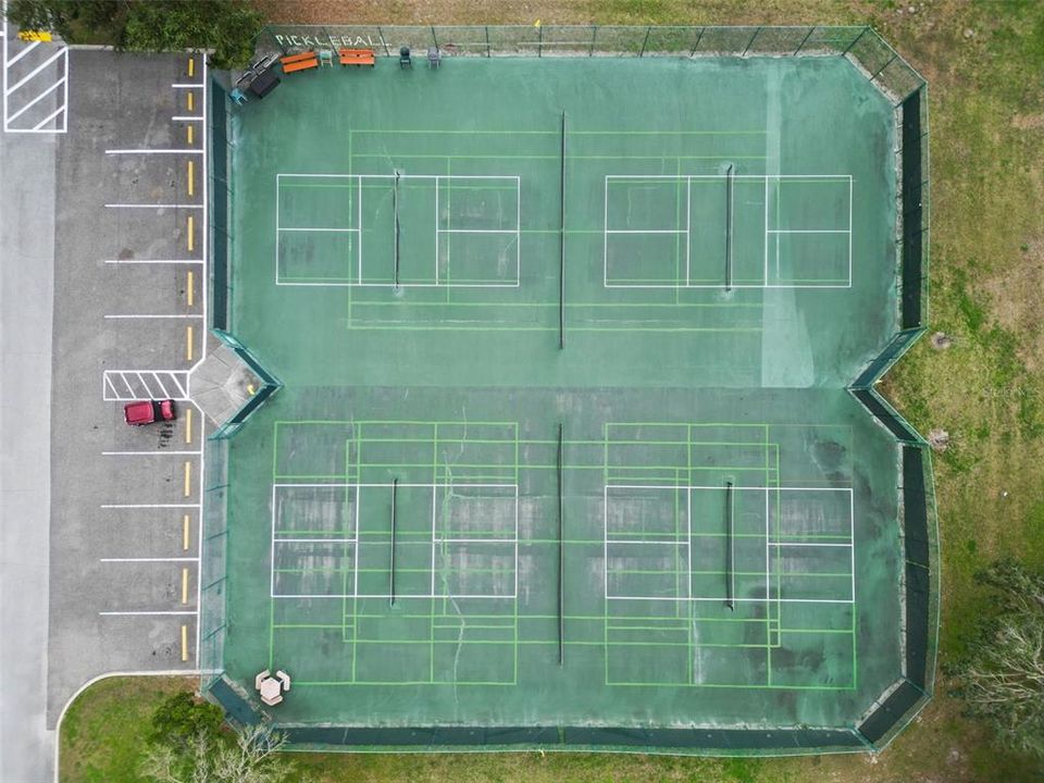 Под контрактом: $139,900 (2 спален, 2 ванн, 1818 Квадратных фут)