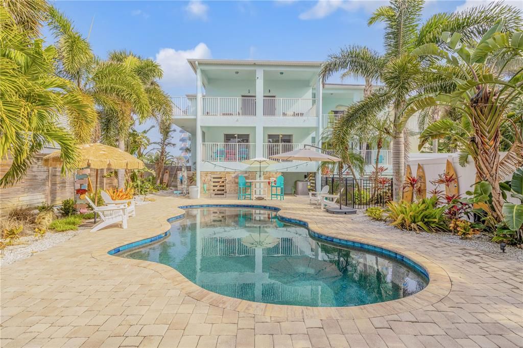 Vendido Recientemente: $1,150,000 (3 camas, 2 baños, 1920 Pies cuadrados)