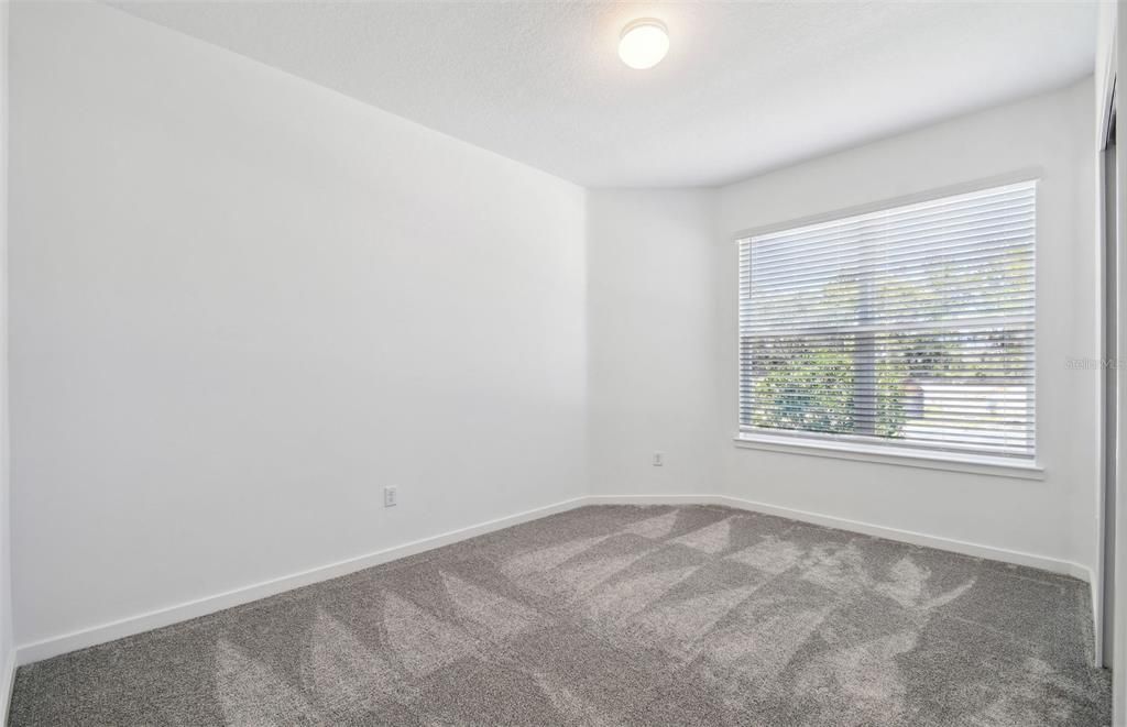 合同活跃: $324,820 (3 贝兹, 2 浴室, 1696 平方英尺)