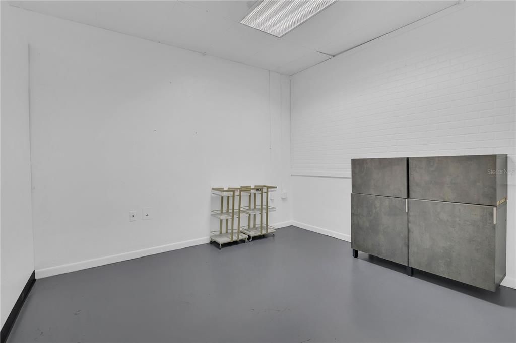 待售: $160,000 (0 贝兹, 0 浴室, 2638 平方英尺)