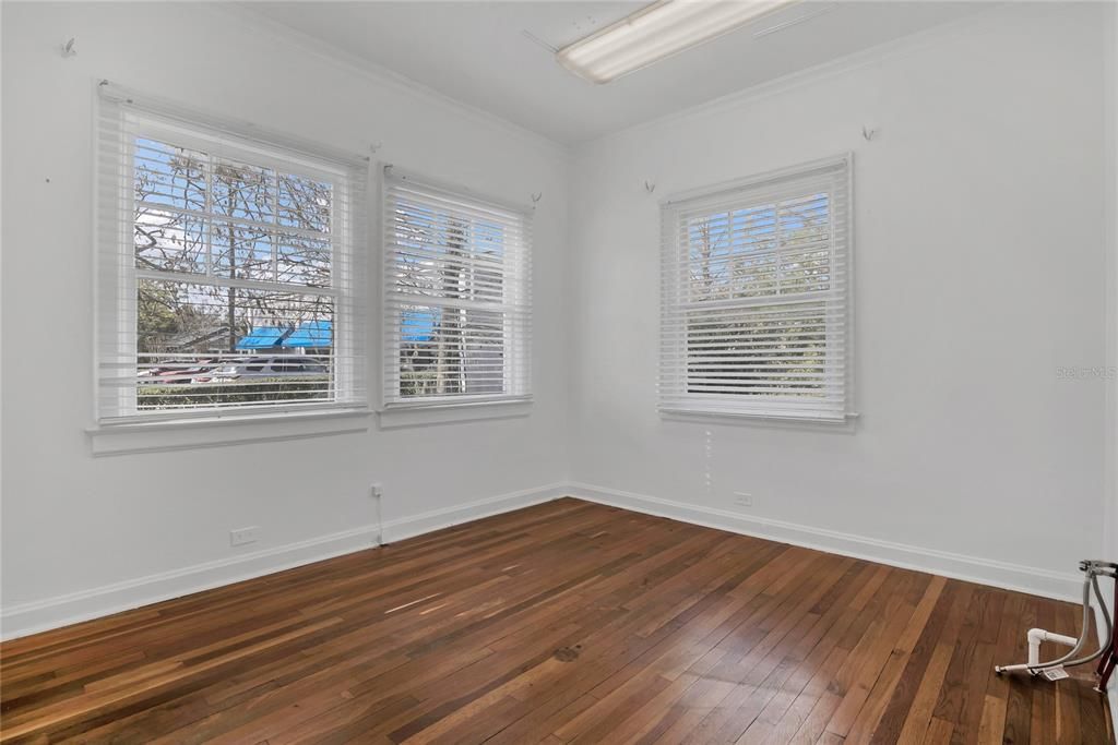 待售: $160,000 (0 贝兹, 0 浴室, 2638 平方英尺)