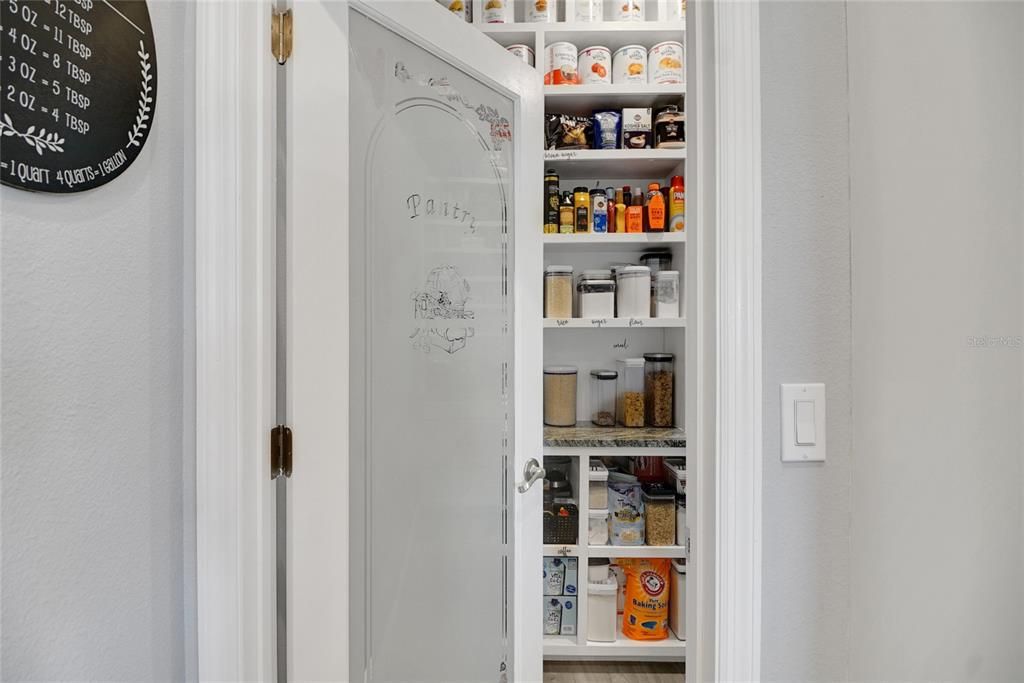 На продажу: $899,900 (3 спален, 2 ванн, 2744 Квадратных фут)