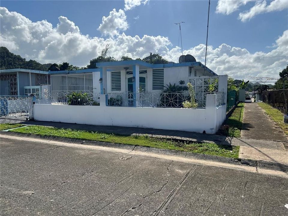 Recently Sold: $149,000 (3 beds, 1 baths, 762 Square Feet)