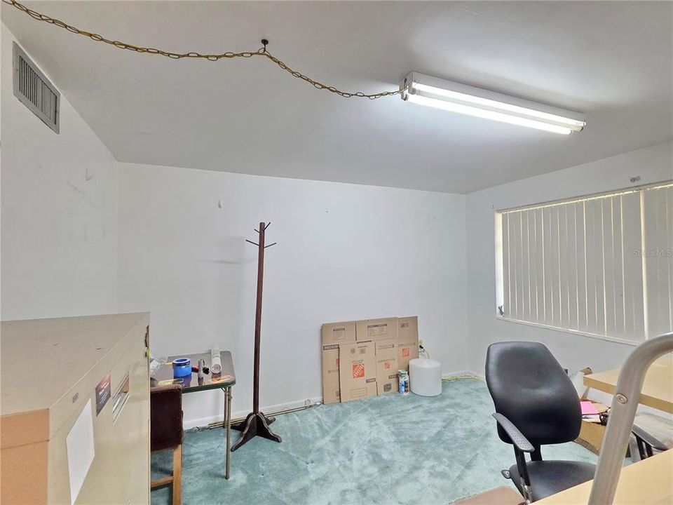 Active With Contract: $295,000 (2 beds, 2 baths, 1371 Square Feet)