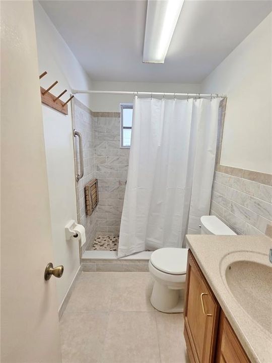 Active With Contract: $295,000 (2 beds, 2 baths, 1371 Square Feet)