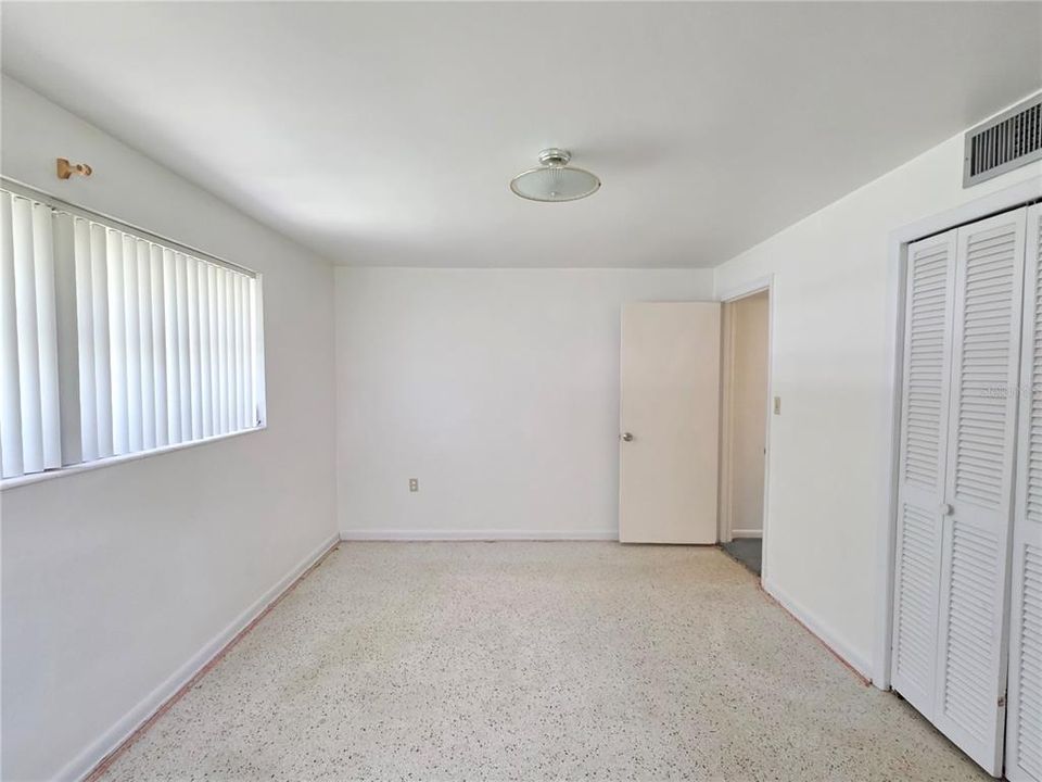 Active With Contract: $295,000 (2 beds, 2 baths, 1371 Square Feet)