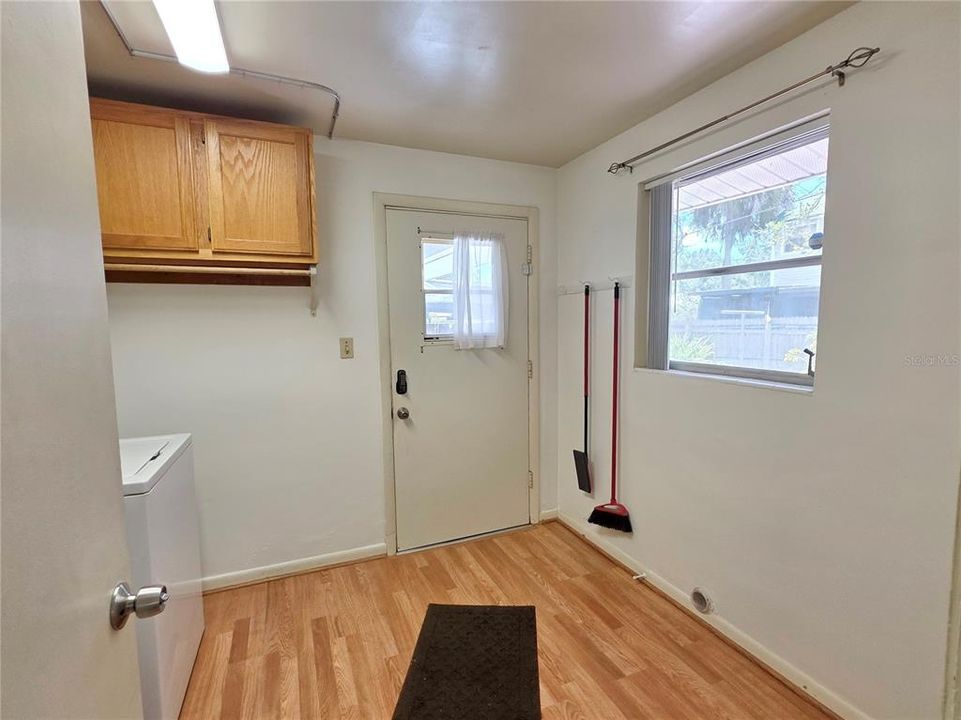Active With Contract: $295,000 (2 beds, 2 baths, 1371 Square Feet)