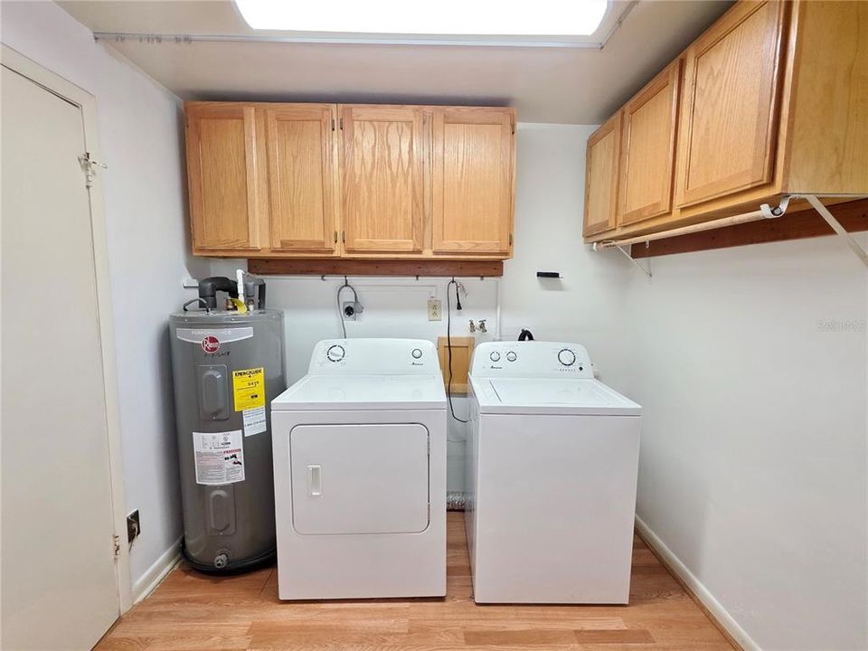 Active With Contract: $295,000 (2 beds, 2 baths, 1371 Square Feet)